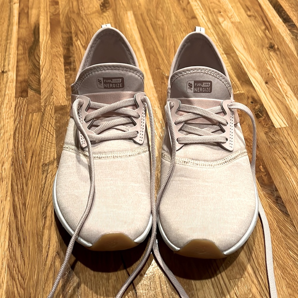 New Balance Nergize sneakers. Blush. Size 9